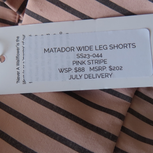 Never A Wallflower Pink Stripe Gathered V-Neck Top & Shorts Outfit Size XS NWT - Picture 7 of 7